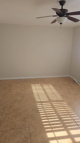 5011 W Oakland Park Blvd 210, Lauderdale Lakes, FL 33313