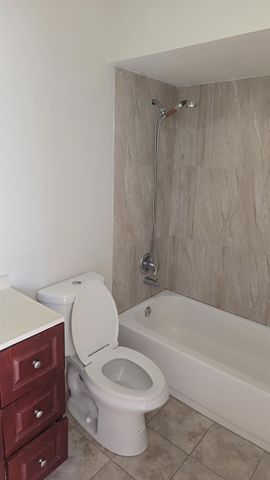 5011 W Oakland Park Blvd 210, Lauderdale Lakes, FL 33313