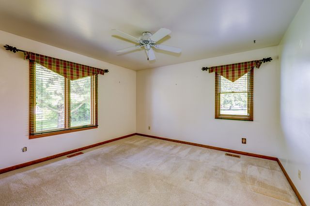 0S885 Spring Green Way, Batavia, IL 60510
