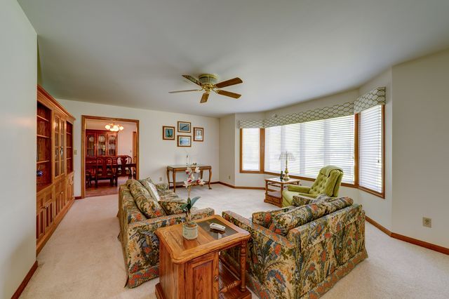 0S885 Spring Green Way, Batavia, IL 60510
