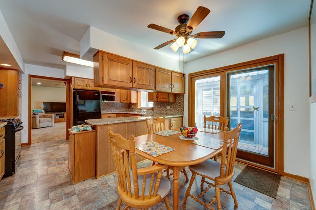0S885 Spring Green Way, Batavia, IL 60510