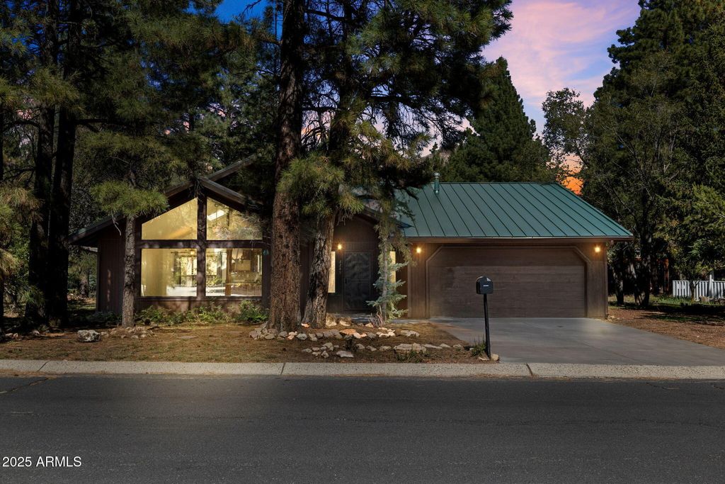 2289 N ELK RUN Street, Flagstaff, AZ 86004
