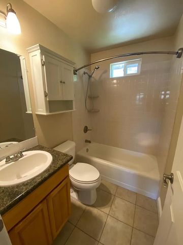 6010 Gay Way, North Highlands, CA 95660