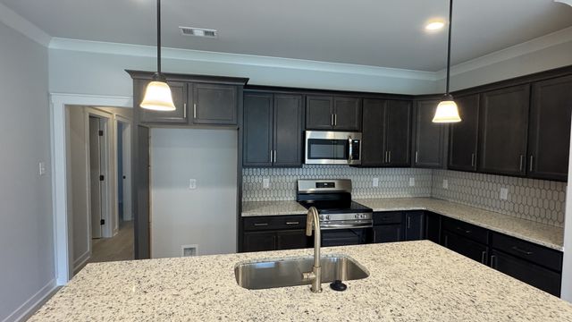 532 W Foxrun, Springfield, TN 37172