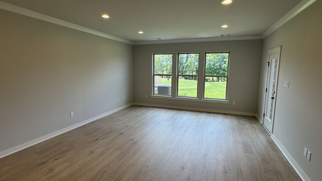 532 W Foxrun, Springfield, TN 37172