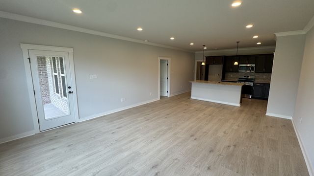 532 W Foxrun, Springfield, TN 37172