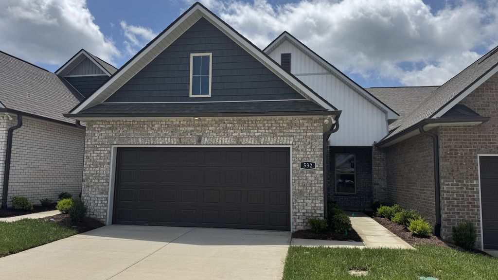 532 W Foxrun, Springfield, TN 37172