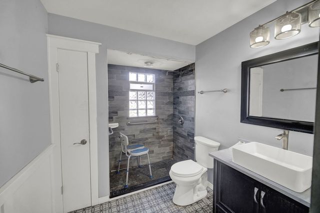 16934 Annetta Avenue, Hazel Crest, IL 60429