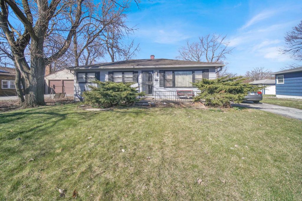 16934 Annetta Avenue, Hazel Crest, IL 60429