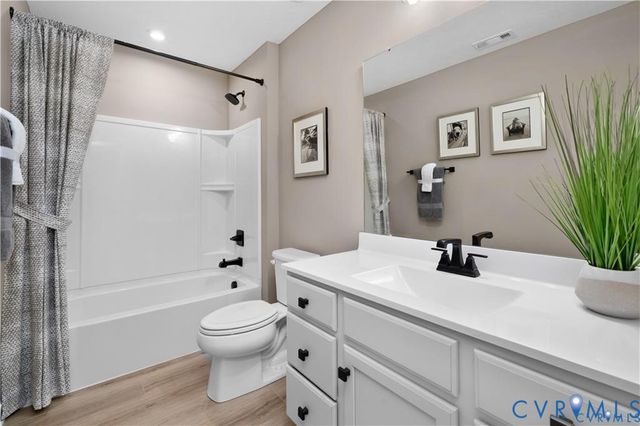 7292 Crosswinds Dr, North Chesterfield, VA 23234