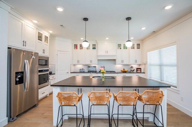 5213 S Brookhaven Street, Rogers, AR 72758