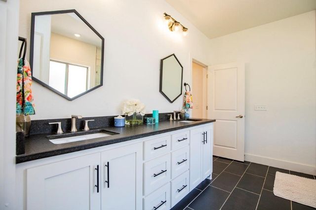 5213 S Brookhaven Street, Rogers, AR 72758