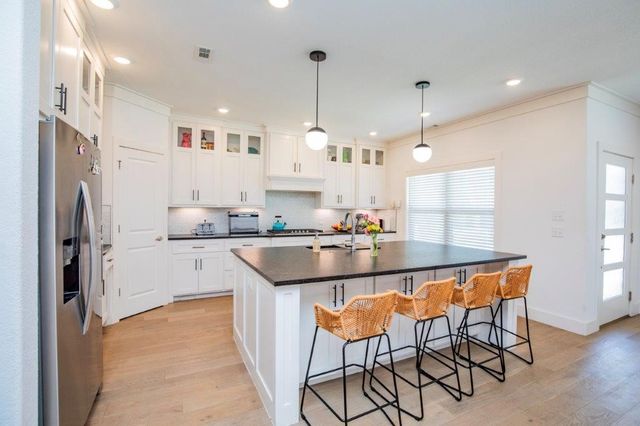 5213 S Brookhaven Street, Rogers, AR 72758