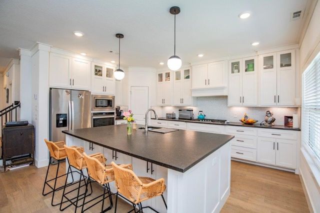 5213 S Brookhaven Street, Rogers, AR 72758