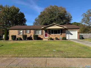 1113 Danmann Drive SE, Huntsville, AL 35803