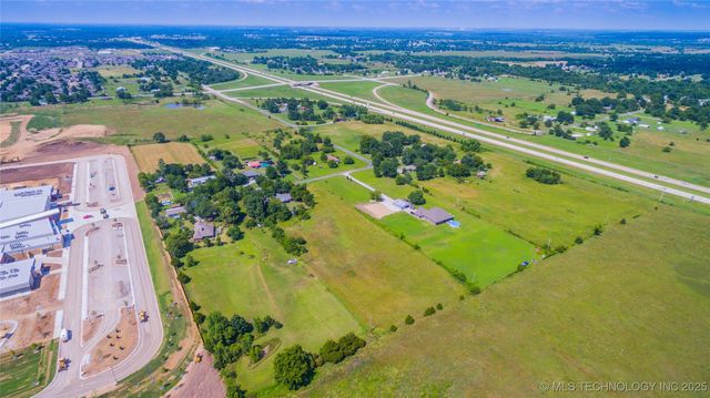 12212 N 135th East Avenue, Collinsville, OK 74021