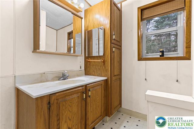 131 Cold Spring Drive, Penn Forest Twp, PA 18229