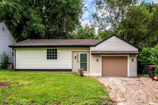 3210 W GREENWOOD Place, Peoria, IL 61614