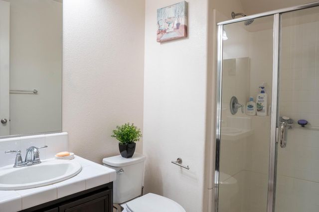 1714 Graybark Avenue, Clovis, CA 93619