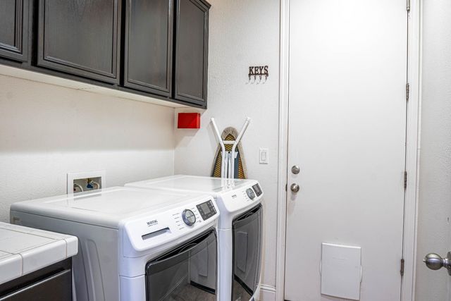 1714 Graybark Avenue, Clovis, CA 93619