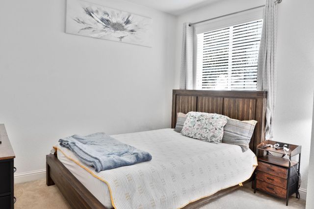 1714 Graybark Avenue, Clovis, CA 93619