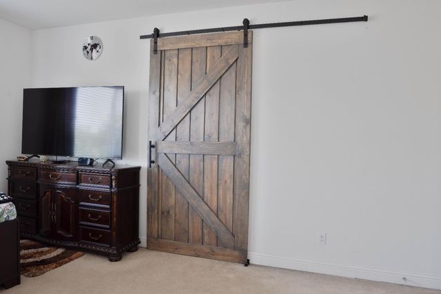 1714 Graybark Avenue, Clovis, CA 93619