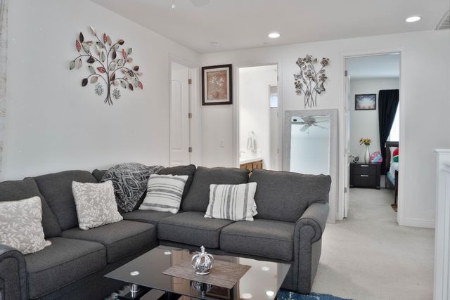 1714 Graybark Avenue, Clovis, CA 93619