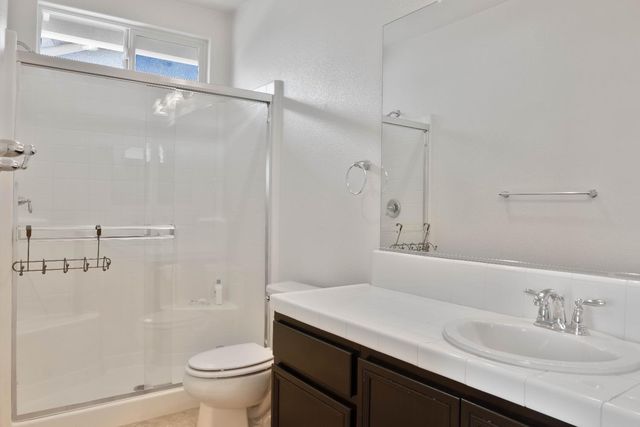 1714 Graybark Avenue, Clovis, CA 93619