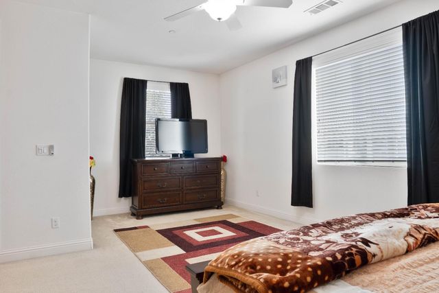 1714 Graybark Avenue, Clovis, CA 93619