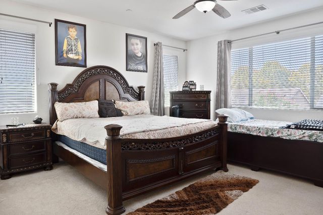 1714 Graybark Avenue, Clovis, CA 93619