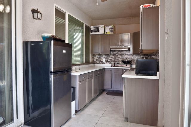 1714 Graybark Avenue, Clovis, CA 93619