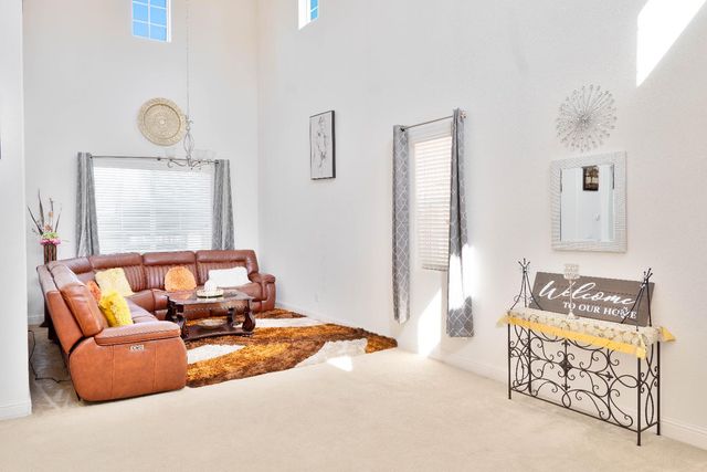 1714 Graybark Avenue, Clovis, CA 93619