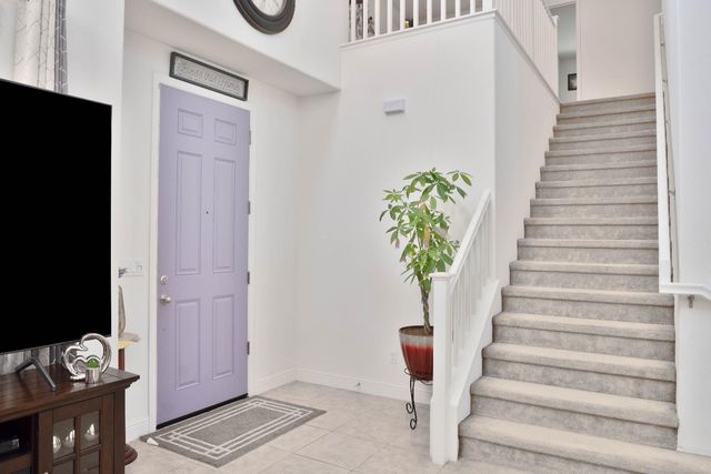 1714 Graybark Avenue, Clovis, CA 93619