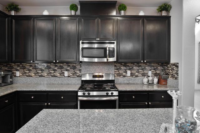 1714 Graybark Avenue, Clovis, CA 93619