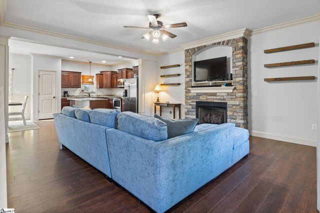 102 S Hamlet Court, Moore, SC 29369