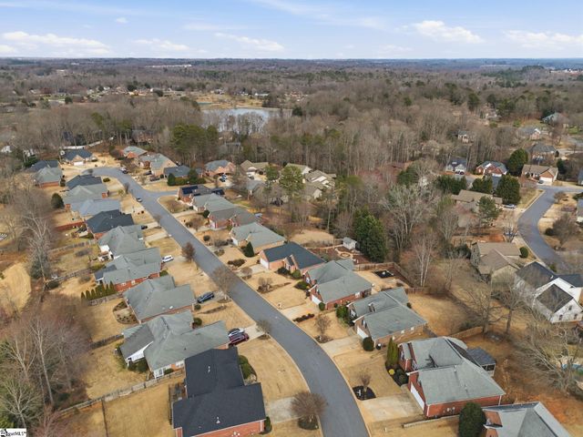 102 S Hamlet Court, Moore, SC 29369