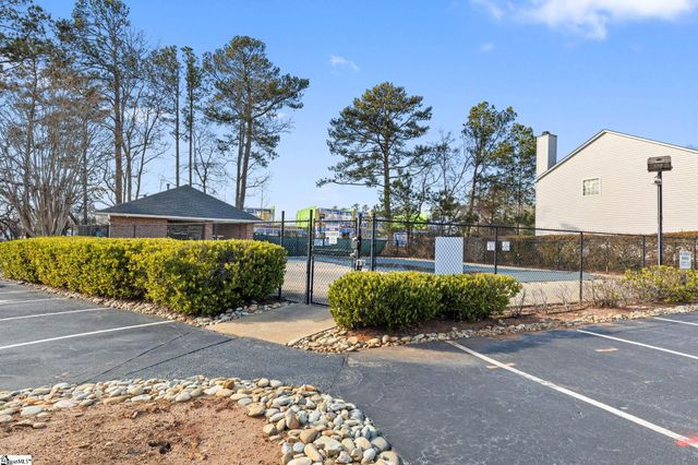 102 S Hamlet Court, Moore, SC 29369