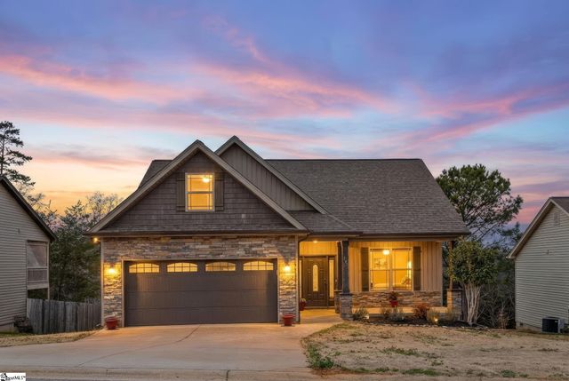 102 S Hamlet Court, Moore, SC 29369