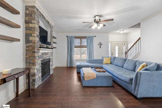 102 S Hamlet Court, Moore, SC 29369