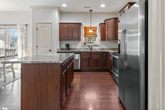 102 S Hamlet Court, Moore, SC 29369