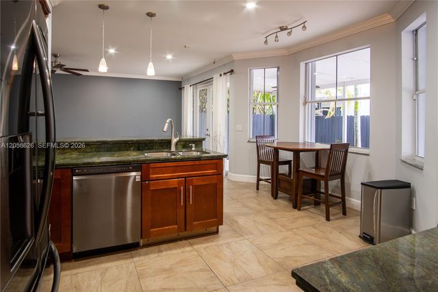 13836 SW 39th Ter, Miami, FL 33175