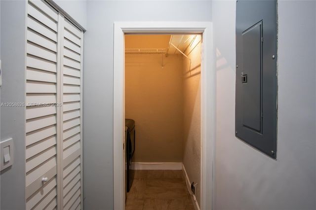 13836 SW 39th Ter, Miami, FL 33175