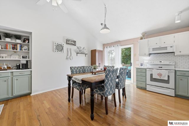 6103 S 77 Street, Omaha, NE 68127