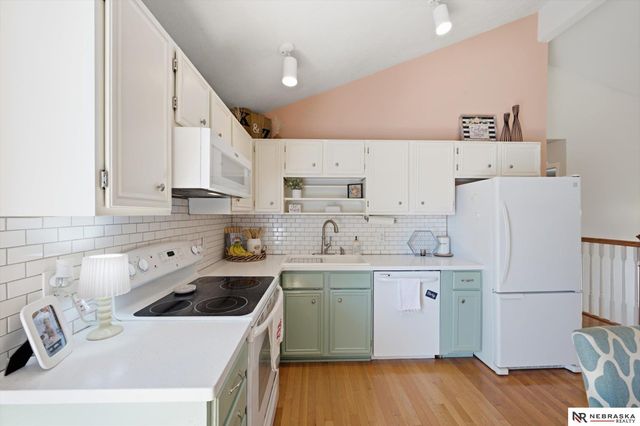 6103 S 77 Street, Omaha, NE 68127