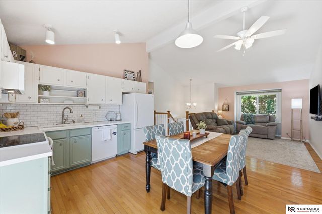 6103 S 77 Street, Omaha, NE 68127