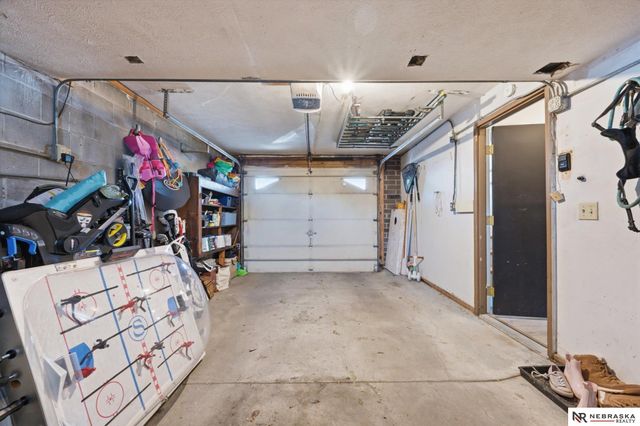 6103 S 77 Street, Omaha, NE 68127
