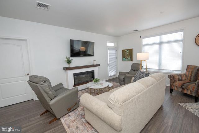 460 CARSON TER, Huntingdon Valley, PA 19006