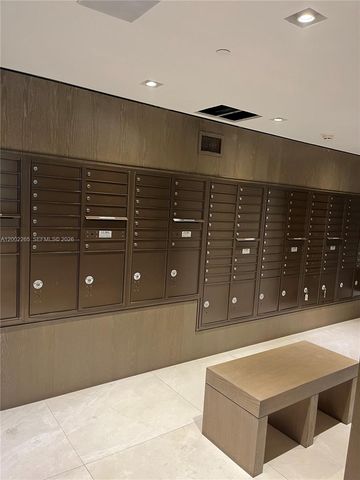 650 NE 32nd St 608, Miami, FL 33137