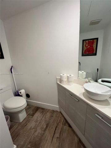 650 NE 32nd St 608, Miami, FL 33137