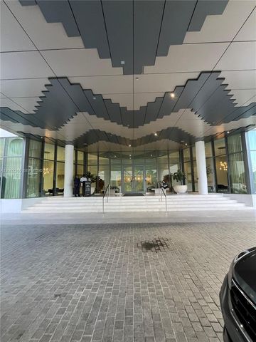 650 NE 32nd St 608, Miami, FL 33137